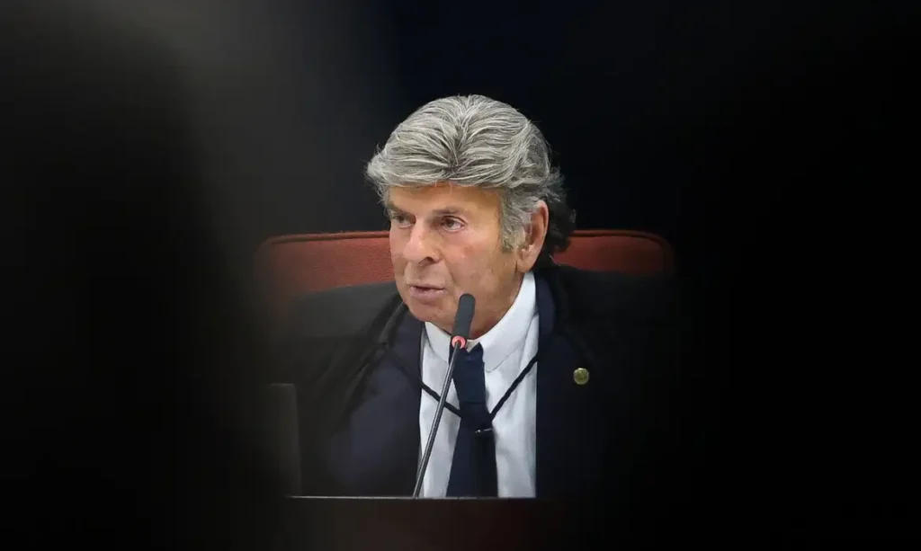 Fux dá prazo de dez dias para Senado liberar registros de visitas