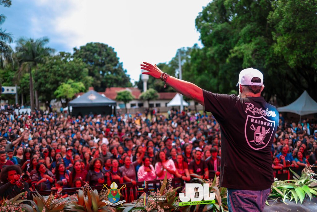 Jornada Diocesana da Juventude 2026 reúne milhares de jovens em Dourados
