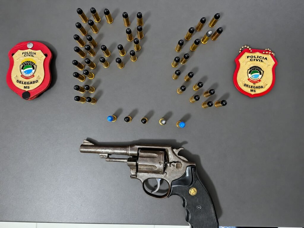 Homem é preso em flagrante com revólver e munições após ameaçar mulher em Bataguassu
