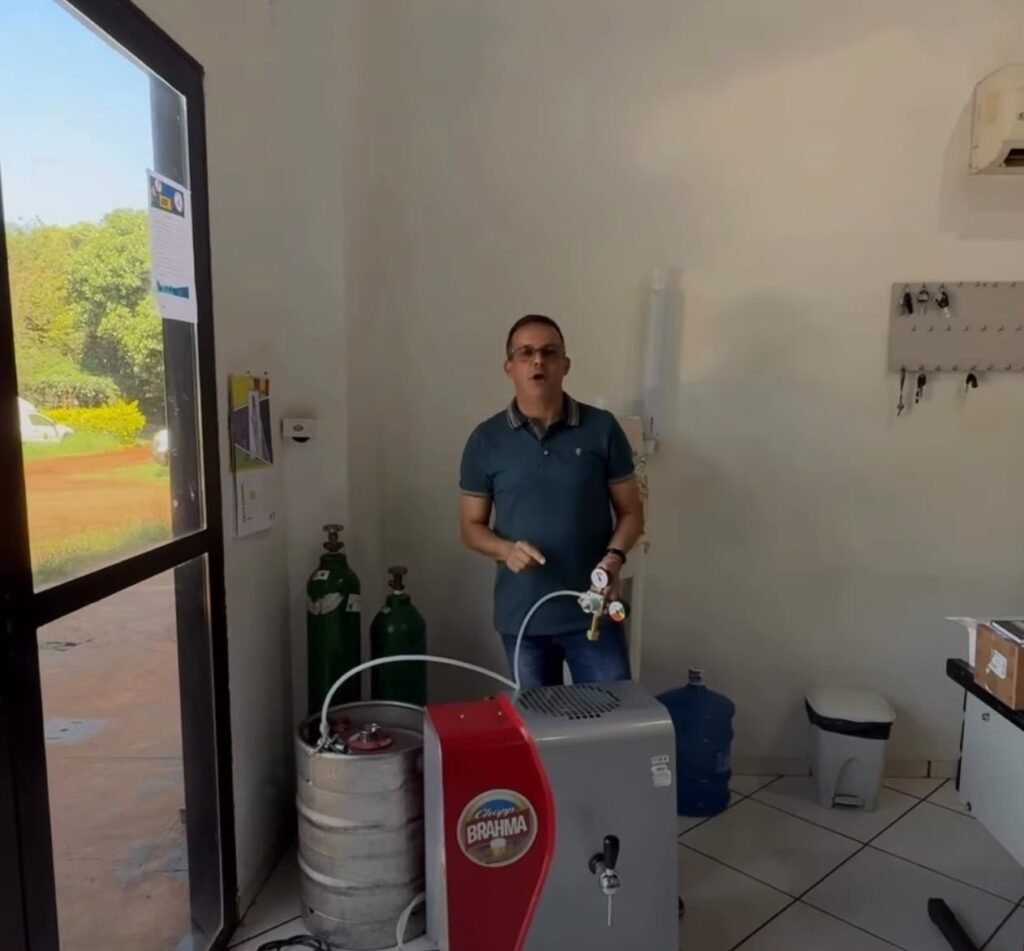 Vereador Cabral denuncia chopeira em almoxarifado da Saúde de Dourados