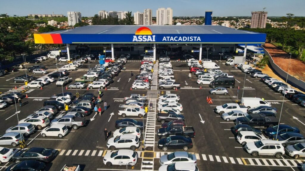 Assaí celebra 52 anos com R$15 milhões em prêmios e compras grátis no caixa em MS