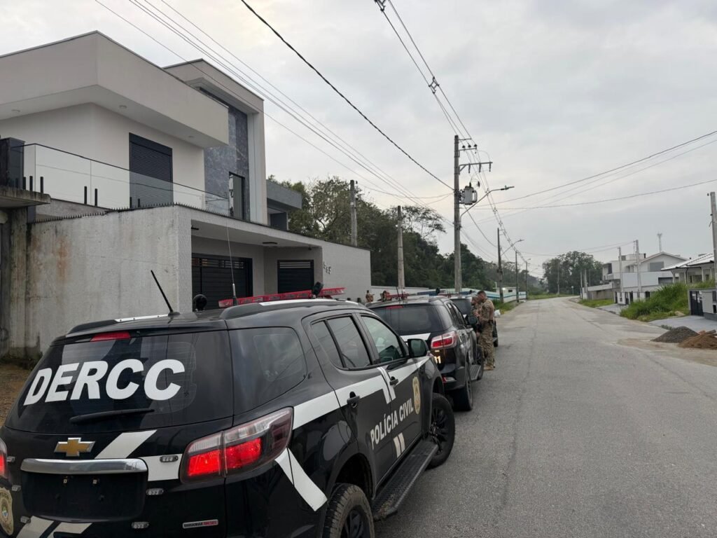 Polícia prende 9 suspeitos de desviar R$ 655 mil de banco em Campo Grande