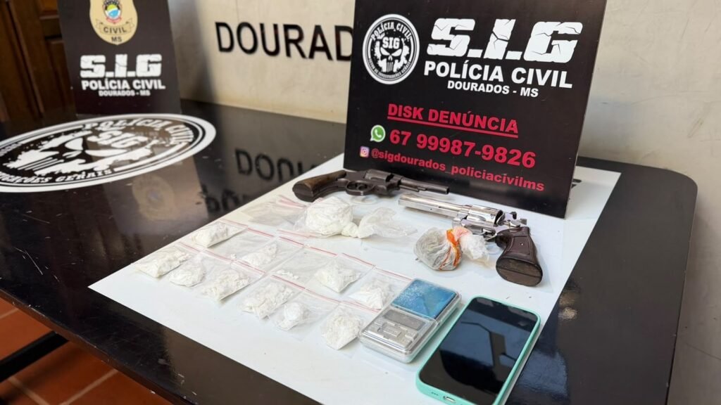 Homem de 26 anos é preso por tráfico de drogas e porte irregular de arma em Dourados