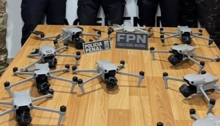 Forças penais derrubam 18 drones que lançavam drogas e celulares na Segurança Máxima